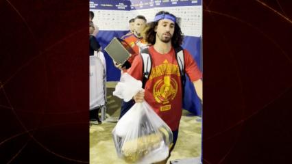 İspanyol yıldızdan olay hareket: D&uuml;nya Kupası'nı &ccedil;&ouml;p poşetine koydu!