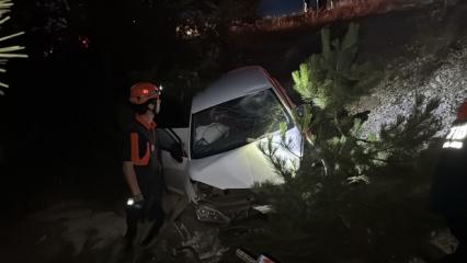 K&uuml;tahya'da otomobil ile motosiklet &ccedil;arpıştı, 5 kişi yaralandı