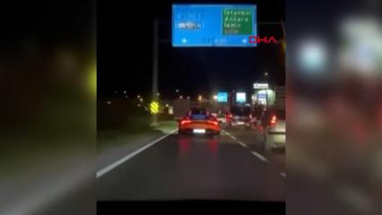 L&uuml;ks otomobilin trafikteki tehlike şovu kazayla bitti: O anlar kamerada!