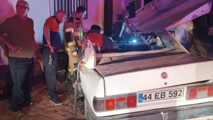 Mardin'de trakt&ouml;rle &ccedil;arpışan otomobildeki 4 kişi yaralandı