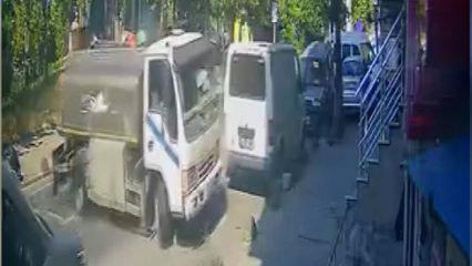 Su tankeri dehşet sa&ccedil;tı! Kaza sonrası şof&ouml;r olay yerinden ka&ccedil;tı