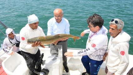 Malatya'da 1'inci Turna Balığı Yakalama Yarışması ger&ccedil;ekleştirildi 