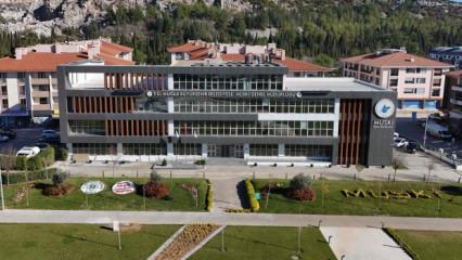 Kanalizasyona atılan yabancı maddeler taşkına neden oldu: Ekiplerden anında m&uuml;dahale