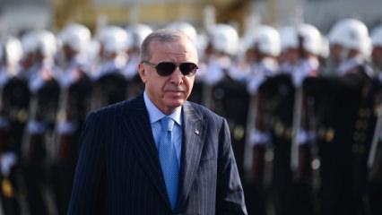 AK Parti'den 25. yıla &ouml;zel logo! Simgeler dikkat &ccedil;ekti