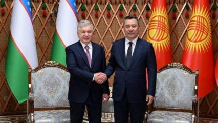 Caparov Mirziyoyev'e Manas Devlet Nişanı takdim etti