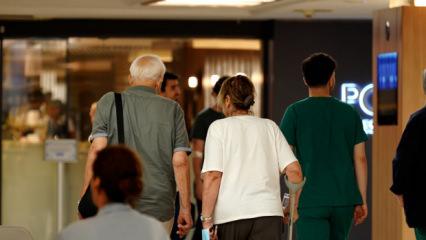 Emeklilere 70 yaş m&uuml;jdesi: Medipol'de sıfır katılım payı ile sağlığınız emin ellerde