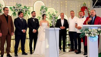 Hem baba hem başkan! Refaettin Karaca kızının nikahını kıydı
