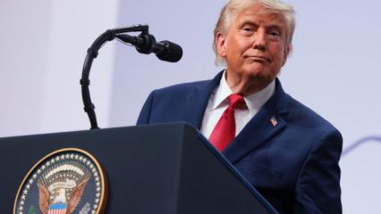 Trump İspanya'daki krizi fırsata &ccedil;evirdi: Sandığı g&ouml;sterdi