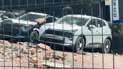Kağıthane&rsquo;de duvar otoparka doğru &ccedil;&ouml;kt&uuml;: 12 sıfır ara&ccedil;ta 30 milyon liralık hasar oluştu