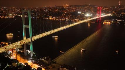 15 Temmuz Şehitler K&ouml;pr&uuml;s&uuml;'ne Mekke Anlaşması'na &ouml;zel ışıklandırma!