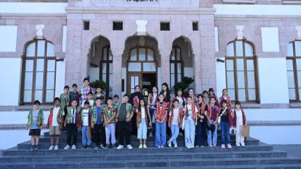 Gen&ccedil; KOMEK Yaz Okulu &ouml;ğrencileri şehri karış karış gezdi 