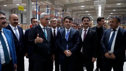  Sağlık Bakanı Memişoğlu yerli ventilat&ouml;rlerin sevkiyatını inceledi