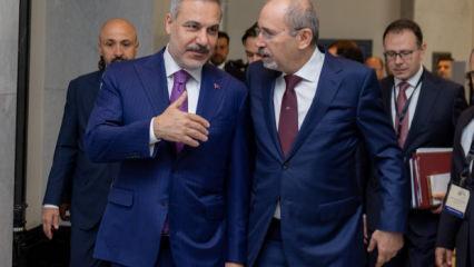 Ankara-Amman hattında diplomasi trafiği! Fidan, &Uuml;rd&uuml;nl&uuml; mevkidaşıyla bir araya geldi