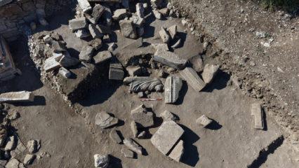 Aspendos'ta 1.800 yıllık keşif: Şifa inancını yansıtan heykel grubu ortaya &ccedil;ıkarıldı