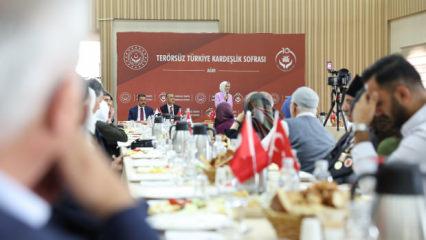 Bakan G&ouml;ktaş şehit aileleri ve gazilerle &ldquo;Ter&ouml;rs&uuml;z T&uuml;rkiye Kardeşlik Sofrası&rdquo;nda buluştu