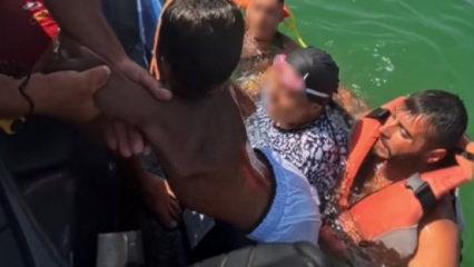 Boğulma tehlikesi ge&ccedil;iren anne ve iki &ccedil;ocuğun kurtarılma anı kamerada