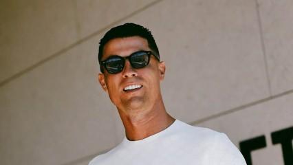 Cristiano Ronaldo milyon dolarlık garajını a&ccedil;tı! L&uuml;ks ara&ccedil; filosu yok artık dedirtti