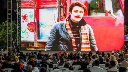 Esenler'de vatandaşlar yazlık sinemada buluşuyor!