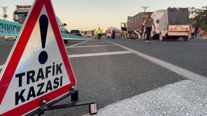 Malatya'da minib&uuml;s ile TIR &ccedil;arpıştı; 18 yaralı