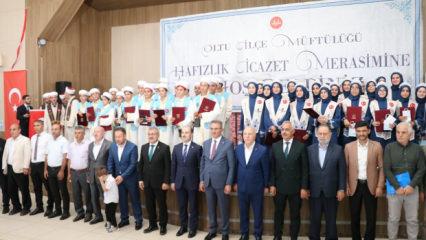 Erzurum'da 54 hafız i&ccedil;in icazet t&ouml;reni yapıldı 