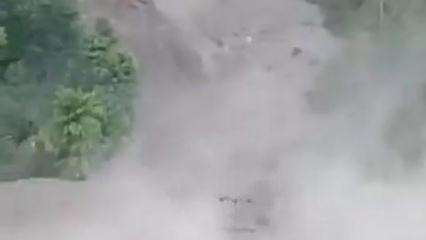  Pakistan'da sel felaketi: Evler saniyeler i&ccedil;inde yok oldu