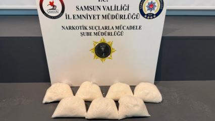 Samsun&rsquo;da narkotik pususu: Tırın gizli b&ouml;lmesinden kilolarca zehir fırladı!
