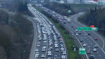 Yola &ccedil;ıkacaklar dikkat: İstanbul y&ouml;n&uuml; trafiğe kapatılacak!