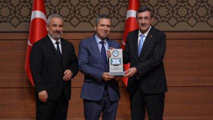 &ldquo;11. Anadolu Medya &Ouml;d&uuml;lleri&rdquo; sahiplerini buldu: Kanal 7 Medya Grubu'na plaket ve &ouml;d&uuml;l