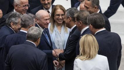 Bah&ccedil;eli&rsquo;den &Ouml;zel&rsquo;e manidar soru! G&uuml;ndem olan diyalog
