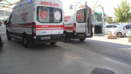 Beyşehir&rsquo;de ticari taksi anne ve kızına &ccedil;arptı: 2 yaralı