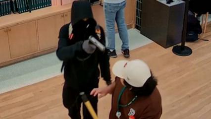Fransa'da ilgin&ccedil; soygun: Ne para ne altın! Değeri şaşkına &ccedil;evirdi