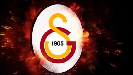Galatasaray yeni transferini a&ccedil;ıkladı! 