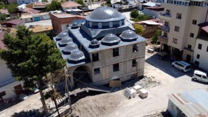 Malatya'da depremde yıkılan caminin y&uuml;zde 80'i tamamlandı: Destek bekleniyor