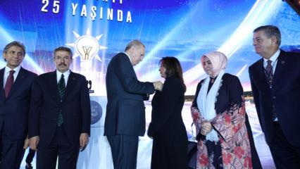 Son dakika: Tarihi t&ouml;rende tam 10 isim AK Parti'ye katıldı! Milletvekili sayısı ka&ccedil; oldu?