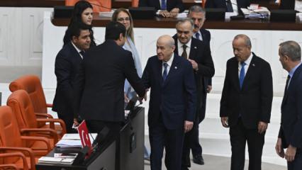 TBMM'deki tarihi oturumdan kareler geldi: Dikkat &ccedil;eken anlar!