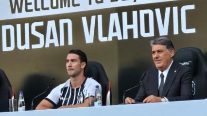 Vlahovic bincelerce taraftarın &ouml;n&uuml;nde imzayı attı