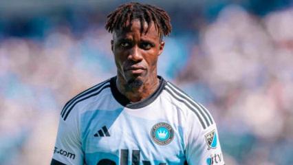 Wilfried Zaha geri d&ouml;n&uuml;yor!