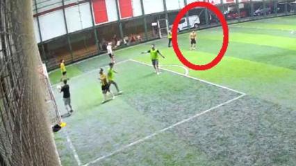Avcılar'da ma&ccedil; yaparken fenalaşan gen&ccedil; hastanede hayatını kaybetti