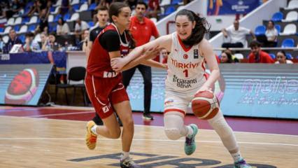  16 Yaş Altı Yıldız Kız Milli Takımı &ccedil;eyrek finalde
