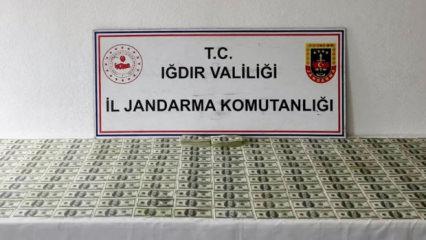 Iğdır'da 524 adet sahte 100 dolarlık banknot ele ge&ccedil;irildi