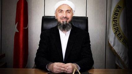 Sarıklı, c&uuml;bbeli, sakallı... Belediye Başkanı'nı g&ouml;rmek i&ccedil;in akın ediyorlar
