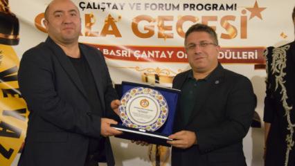 Azerbaycanlı gazeteci Agil Alesger'e başarı &ouml;d&uuml;l&uuml;