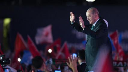 Asal Araştırma a&ccedil;ıkladı: Erdoğan zirvede