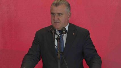 Bakan Bak'tan altın madalya kazanan milli sporculara tebrik