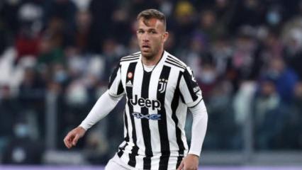 Juventus a&ccedil;ıkladı! Beşiktaş'a Arthur Melo m&uuml;jdesi