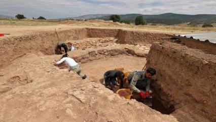 &Ccedil;orum&rsquo;daki 3 bin 400 yıllık gizem s&uuml;r&uuml;yor: Şapinuva Antik Kenti&rsquo;nde &lsquo;kurban&rsquo; detayı