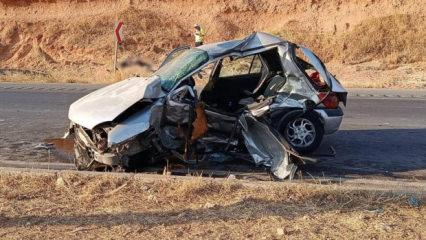 Feci kaza: 2 otomobil &ccedil;arpıştı: 3 kişi hayatını kaybetti