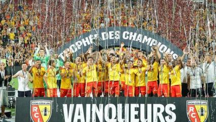 Tarihi s&uuml;rpriz! PSG, 10 kişilik rakibine kupayı kaybetti