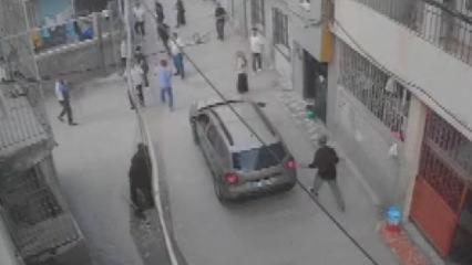 Kavgada otomobilini kalabalığın &uuml;zerine s&uuml;rd&uuml;: 1&rsquo;i ağır 4 yaralı