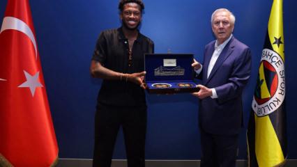 Fred, Fenerbah&ccedil;e'ye veda etti!